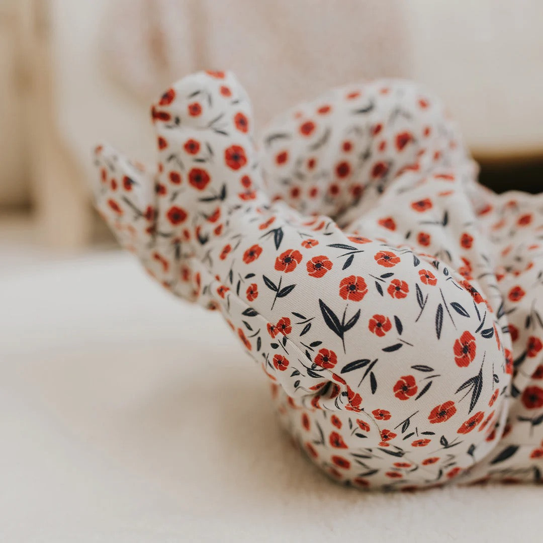 Poppy Floral Print on Beige Sleeper